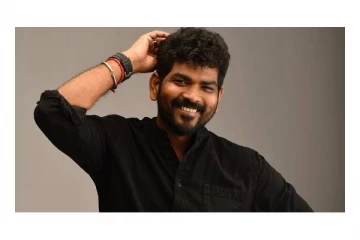 இயக்குநர் விக்னேஷ் சிவன் திருவண்ணாமலை கோவிலில் திடீர் சாமி தரிசனம்..