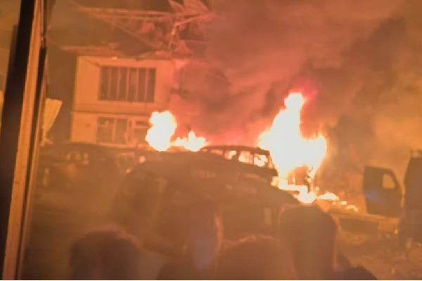 போலீஸ் ஷ்டேஷனில் உடல் சிதறி 9 பேர் பலி - ஒரே வாரத்தில் அடுத்த கொடூரம்! | 9 Killed Bomb Blast Police Station In Kashmir போலீஸ் ஷ்டேஷனில் உடல் சிதறி 9 பேர் பலி - ஒரே வாரத்தில் அடுத்த கொடூரம்! | 9 Killed Bomb Blast Police Station In Kashmir