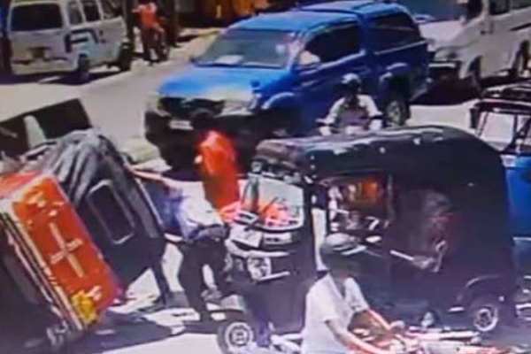 இலங்கைக்கு வந்த ரஷ்ய தம்பதியினருக்கு நேர்ந்த நிலை! | Russian Couple Injured In Accident Kalutara
