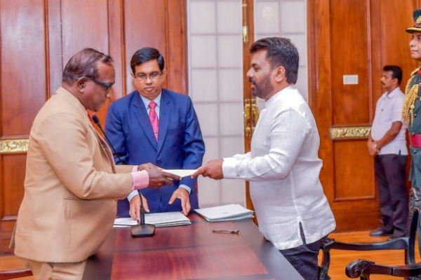 தென் மாகாண ஆளுநர் திடீர் சுகவீனம் காரணமாக காலமானார் | Southern Province Governor Passes Away தென் மாகாண ஆளுநர் திடீர் சுகவீனம் காரணமாக காலமானார் | Southern Province Governor Passes Away