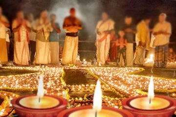 හින්දු භක්තිකයින් ඉමහත් හරසරින් සමරණ දීපවාලී උත්සවය අදයි..