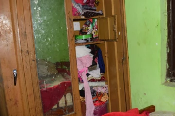 வீட்டின் யன்னல் வழியாக சென்று திருடிய நபர் கைது (Photo)