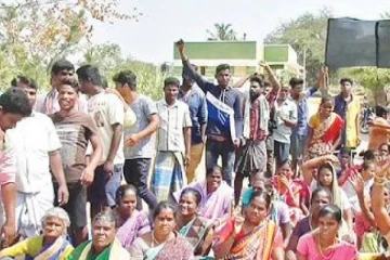 அதிகாரிகளைக் கண்டித்து தேர்தலை புறக்கணித்த பொதுமக்கள்