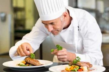 கைதிகளுக்கு சமையல் கலையை கற்றுக்கொடுக்கும் துபாய்! இலக்கு உணவகங்களில் வேலை