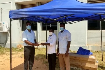வைத்தியசாலைக்கு செல்லும் நோயாளர்களுக்கு அன்டிஜன் பரிசோதனை மேற்கொள்வதற்கான தற்காலிக கொட்டகைகள் வழங்கி வைப்பு