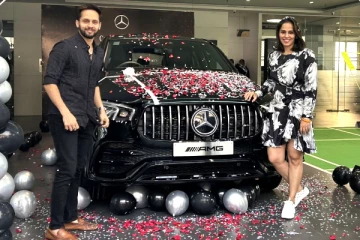 ரூ 7 கோடி மதிப்பிலான Mercedes-AMG சொகுசு காரை வாங்கிய சாய்னா நேவால்