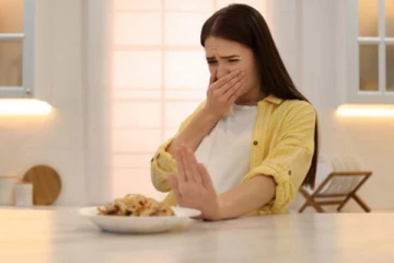 வெயில் காலங்களில் ஃபுட் பாய்சன் ஆவது எதனால்? இந்த தவறை செய்யாதீங்க