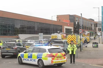 இங்கிலாந்தில் பல்பொருள் அங்காடி ஒன்றில் மர்ம வாயுவால் நிலைகுலைந்த மக்கள்: சற்று முன் பரபரப்பை ஏற்படுத்திய ஒரு சம்பவம்