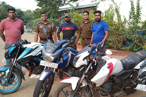 கிளிநொச்சியில்  சட்டவிரோத செயல்களில் தொடர்புடைய பலர் கைது | Arrested In Connection With Illegal Activities