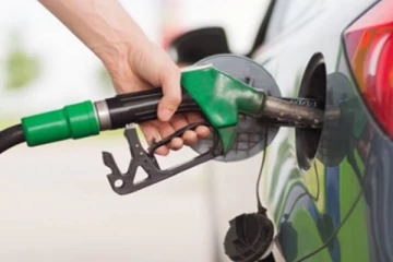 பிரித்தானியாவில் ஒரு லீற்றர் பெற்றோல் விலை இவ்வளவா?