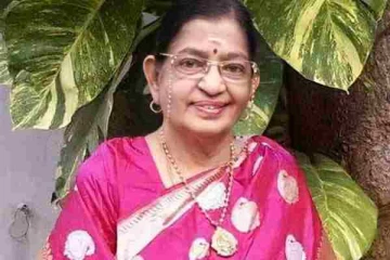 பாடகி சுசீலா அவர்களா இது, மொட்டை அடித்து எப்படி உள்ளார் பாருங்க... லேட்டஸ்ட் க்ளிக்