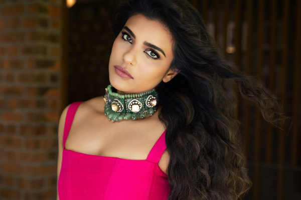 நடிகை ஐஸ்வர்யா ராஜேஷின் மாடர்ன் லுக் போட்டோஷூட்... | Actress Aishwarya Rajesh Recent Modern Look Photo