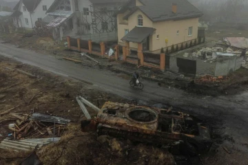 ஒரே தெருவில் 20 உடல்கள் கண்டெடுப்பு - உக்ரைனில் அதிகரிக்கும் பரபரப்பு..!