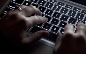 மோட்டார் போக்குவரத்து திணைக்கள கணனி தரவுத்தளத்தை ஊடறுத்து மோசடி