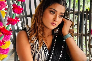 ஹோட்டலில் தற்கொலை செய்துகொண்ட பிரபல நடிகை! சில மணி நேரம் முன் இன்ஸ்டாவில் பதிவிட்ட வீடியோ