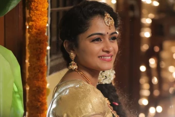 அச்சு அசலாக சாவித்ரியாக மாறிய சீரியல் நடிகை!  கீர்த்தி சுரேஷையும் மிஞ்சி விட்டார் போல