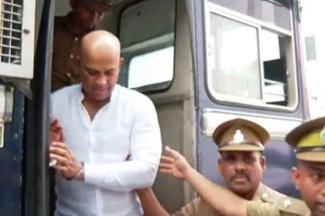 நீதிமன்றத்தை அவமதித்த இரண்டாம் வழக்கு! மன்றுக்கு அழைத்து வரப்பட்ட ரஞ்சன்! (photo)