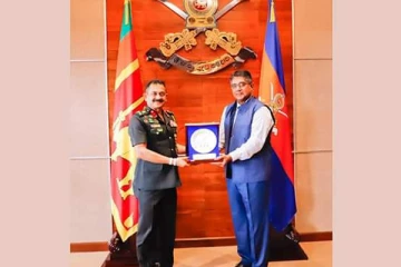 வடமாகாண ஆளுநருக்கும் இராணுவ தளபதிக்குமிடையில் சந்திப்பு