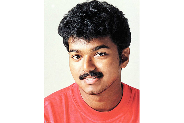 வின்டேஜ் தளபதி விஜய்யின் அன்ஸீன் புகைப்படம், எப்படி உள்ளார் பாருங்க | Vin Tage Vija Anse