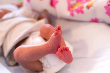 பிறந்து 2 நாட்களில் சிசுவை விற்க முயன்ற தாய் ; நீதிமன்றம் வழங்கிய அதிரடி தண்டனை