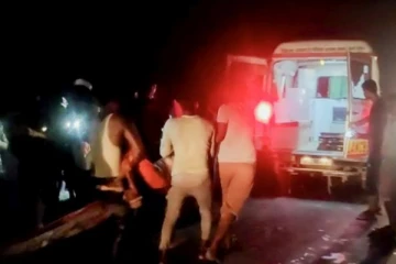 டிராக்டர் கவிழ்ந்து விபத்து - 22 பேர் பரிதாபமாக பலி