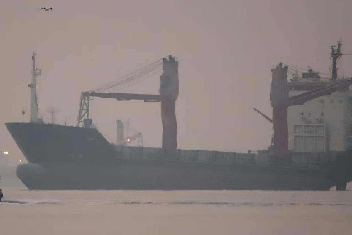 ஈரான் மீண்டும் ஆதிக்கம்... ஹார்முஸ் நீரிணையில் எண்ணெய் கப்பல் போக்குவரத்து கடும் சரிவு | Tanker Traffic Hormuz Plunges
