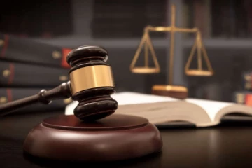 குழந்தையைக் கொன்றதாக சிறையில் அடைக்கப்பட்டுள்ள பெண்: தீர்ப்பை மறுபரிசீலனை செய்ய கோரிக்கை