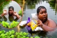 உடலில் கடுமையான எரிச்சல் ; ஒரு மாதமாக நீருக்குள்ளேயே இருக்கும் சிறுவன்! விசித்திர சம்பவம்