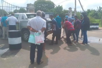 யாழில் தொடர்ச்சியாக காணி சுவீகரிப்பில் கடற்படை- முறியடிப்பு நடவடிக்கையில் மக்கள்!