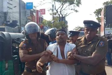 யாழில் நாடாளுமன்ற உறுப்பினர் மற்றும் பிரபல சட்டத்தரணி உட்பட 18 பேர் கைது செய்யப்பட்டதால் பதற்றம்!(video)