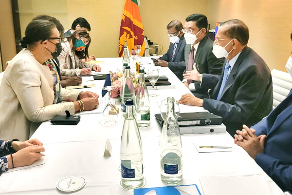 ஜெனீவாவில் முக்கிய சந்திப்புக்களில் ஈடுபட்ட அமைச்சர் பீரிஸ் தலைமையிலான குழு! | Sri Lankan Representatives Geneva Un Human Rights