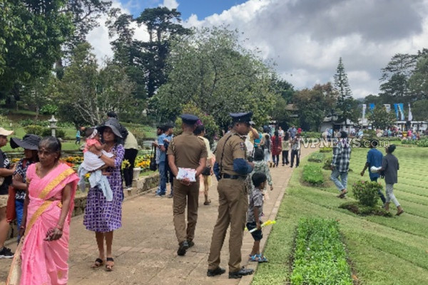 பனி போர்வையில் மூடிய நுவரெலியா ; சுற்றுலா பயணிகள் கூட்டம் அலைமோதல் | Climate Change Nuwara Eliya Is Full Of Tourists