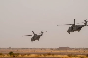 සාම සාධක රාජකාරි සඳහා යොදවා තිබූ හෙලිකොප්ටරයක් කඩාවැටේ..!