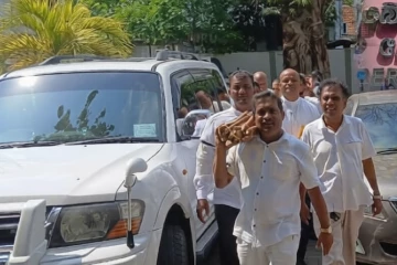 ගිනි ගණන් ගිය ගෑස් තෙල් මිල නිසා බේරුවල ප්‍රාදේශීය සභාවේ මන්ත්‍රීවරු යකා නටයි - දරමිටි කරේ තියන් සභාවට එයි