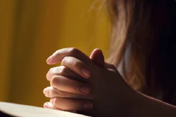 யாழில் பிரார்த்தனை செய்து கொண்டிருந்த பெண் உயிரிழப்பு!