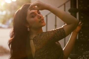 பிரியங்கா மோகன் சேலையில் கியூட் போட்டோஷூட்