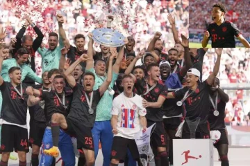 11வது முறையாக பன்டெஸ்லிகா சாம்பியன் பட்டத்தைக் கைப்பற்றிய பாயெர்ன் முனிச்! கொண்டாட்டத்தில் ரசிகர்கள்