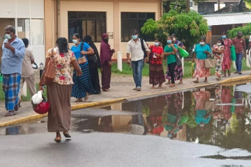மருதானை - டீன்ஸ் வீதியை மறித்து மற்றுமொரு ஆர்ப்பாட்டம்!