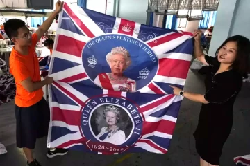 பிரித்தானிய ராணியின் மரணத்தில் வியாபாரம் பார்த்த சீன நிறுவனம்: இறந்த ஒன்றரை மணிநேரத்தில் குவிந்த ஆர்டர்கள்