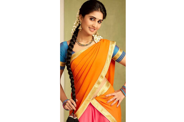 நடிகர் அஜித்தின் மச்சினிச்சி நடிகை ஷாமிலியா இது.. வைரலாகும் அவருடைய லேட்டஸ்ட் வீடியோ | Ajith Wife Sister Latest Insta Video Viral On Net