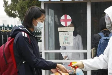 கொரோனாவை எதிர்த்து போராட வடகொரியா கையில் எடுத்து ஆயுதம்