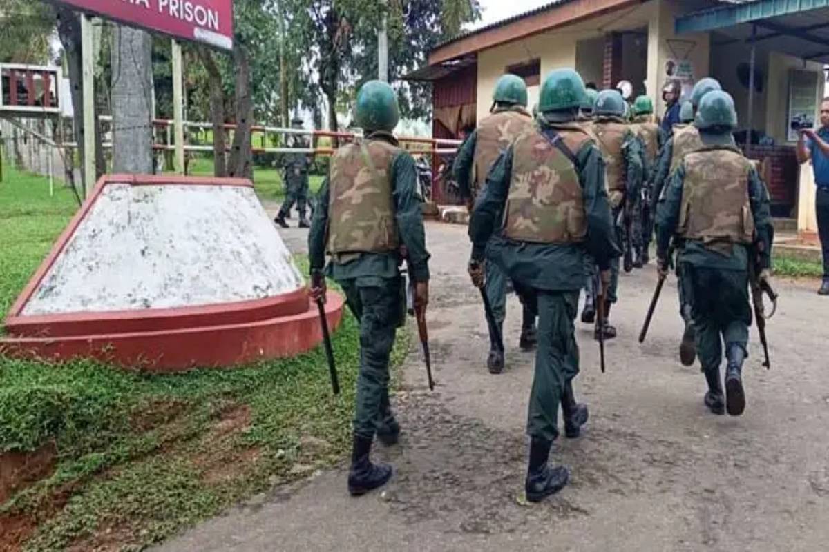 குருவிட்ட மற்றும் பல்லன்சேன சிறைகளில் திடீர் கலக்கம் ; காரணம் குறித்து தீவிர விசாரணை | Disturbance Kuruvita Prisons Investigation Cause