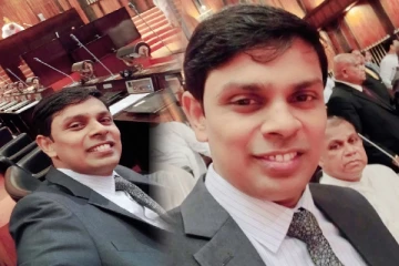 நாடாளுமன்றில் எதிர்கட்சி தலைவரின் ஆசனத்தில் அமர்ந்த மருத்துவர் அருச்சுனா!