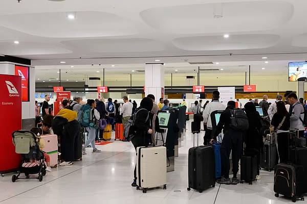 traveller with measles arrive australia urgent warn