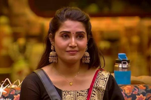 பிக் பாஸ் சான்ராக்கு இவ்வளவு தான் சம்பளமா? இது என்னடா கொடுமை | Bigg Boss Season 9 Contestant Sandra Salary Detail