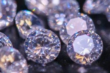 ரஷ்ய வைரங்களுக்கு இறக்குமதி தடை விதிக்கவுள்ள G7 நாடுகள்