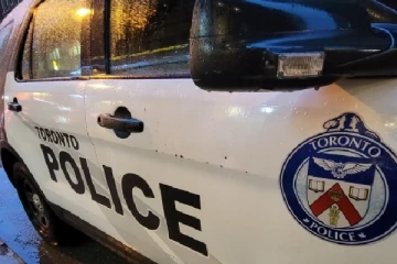 ஸ்காப்ரோவில் பெண் ஒருவரை தாக்கிய நபர்: பொலிஸார் தீவிர தேடுதல்!