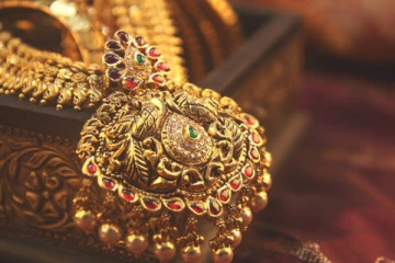 தொடர்ந்து அதிரடி சரிவில் தங்க விலை - நல்ல சான்ஸ் யூஸ் பண்ணிக்கோங்க மக்களே!