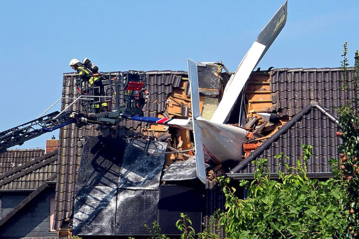 Small-Plane-Crashes-Into-German-House Small-Plane-Crashes-Into-German-House