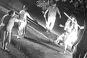 මල් ශාලාවට මැර ප්‍රරහාරයක්..!